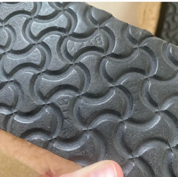 Birkenstock Eggshell Fuzzy Clogs Papillio Boston Big Buckle Teddy - Picture 8 of 8